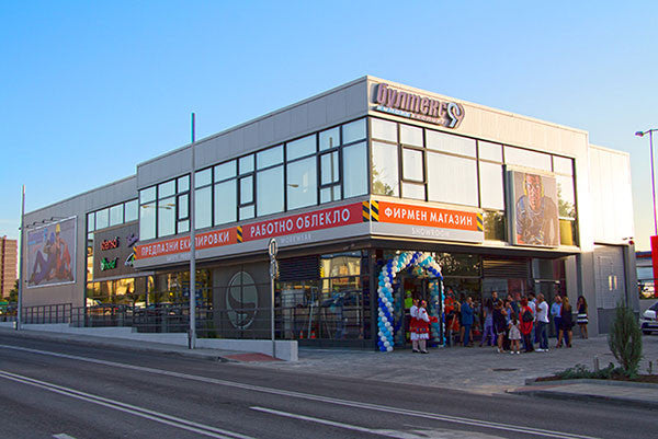 Warehouse and showroom